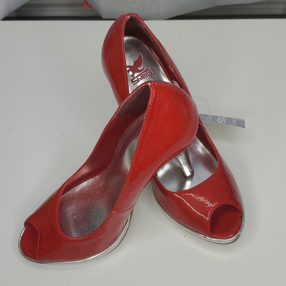 Shiekh peep toe pump platform heels NWT